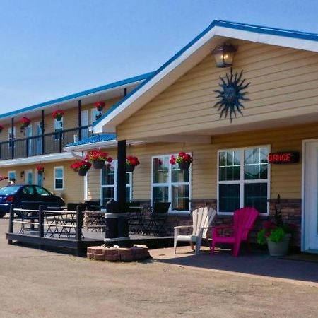 Parlee Beach Motel Shediac Bagian luar foto